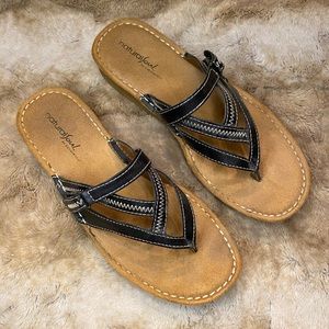 “Natural Soul” Naturalizer Docila Black Thong Sandal with Tan Sole Size 9 1/2
